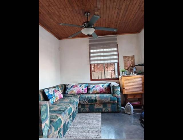 2 BEDROOM PROPERTY TO RENT IN LOTUS GARDENS